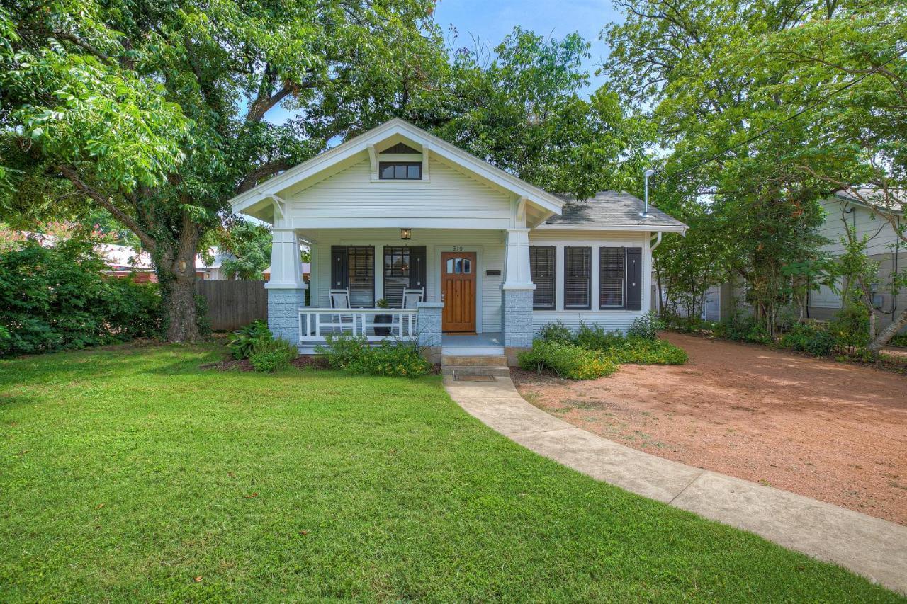 Luxury Combo Walk To Main With Hot Tub-Firepit Villa Fredericksburg Exterior photo