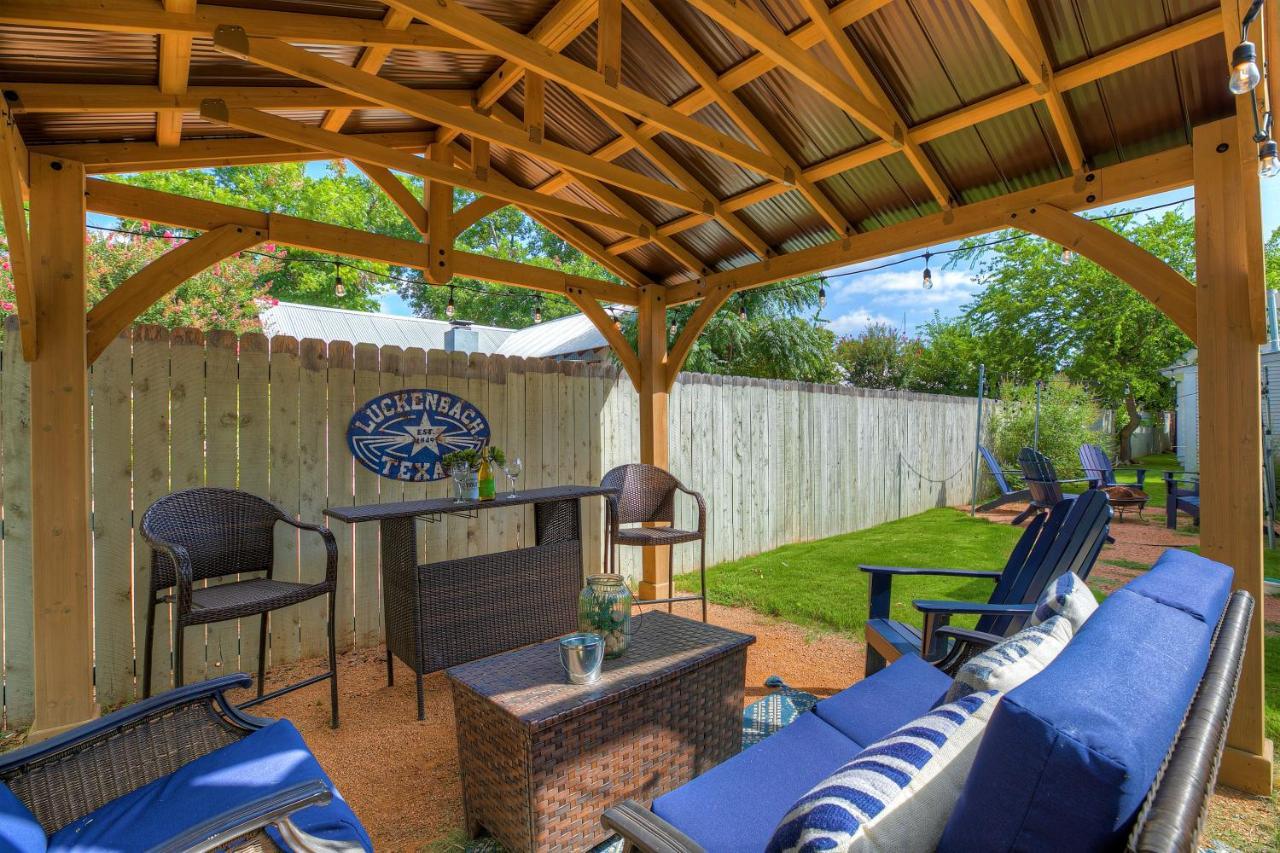 Luxury Combo Walk To Main With Hot Tub-Firepit Villa Fredericksburg Exterior photo