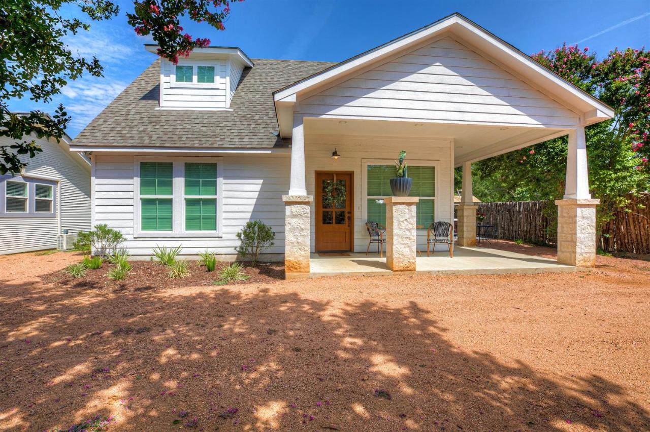 Luxury Combo Walk To Main With Hot Tub-Firepit Villa Fredericksburg Exterior photo